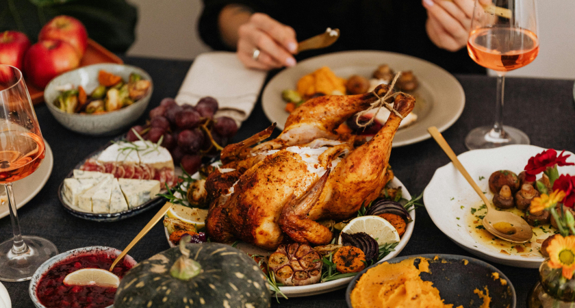 traditional turkey holiday dinner