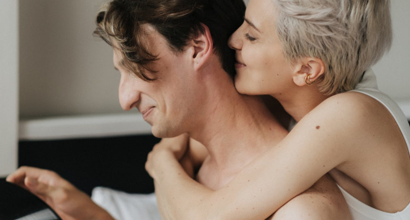 happy couple in couples therapy